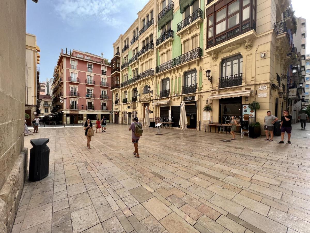 Cozy San Cristobal Apartment In Heart Of Alicante Ngoại thất bức ảnh